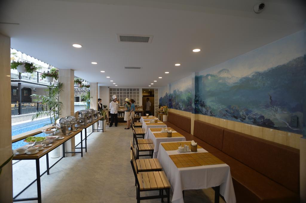 Hanz Boutique Phố đi Bộ Bùi Viện 3*