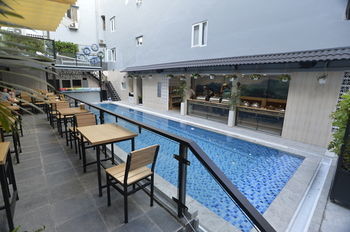 Hanz Boutique Phố đi Bộ Bùi Viện Khách sạn
